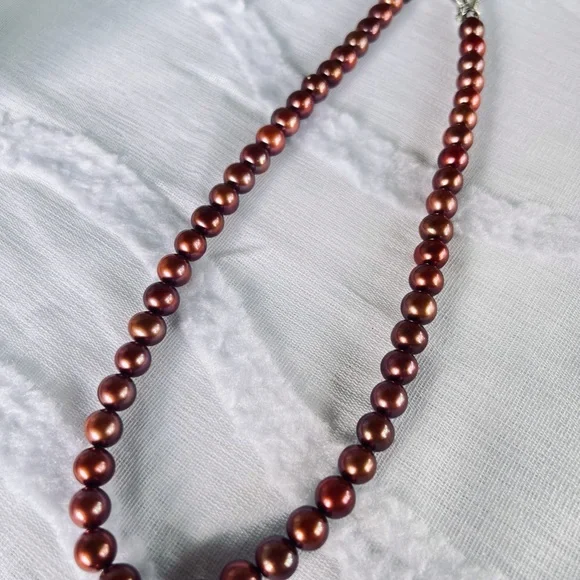 Natural Seawater “Chocolate” Pearl Necklace